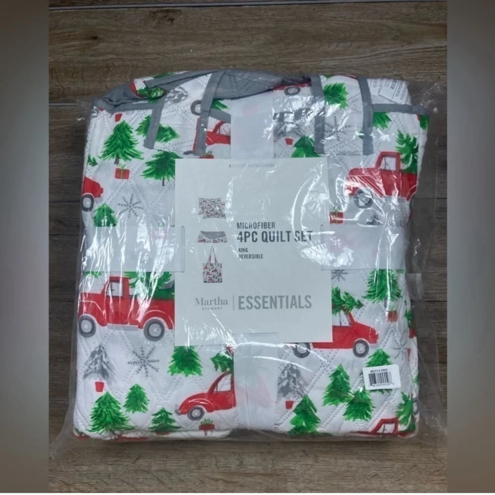 Martha Stewart King Reversible Christmas Truck Quilt w/tote+ shams NEW